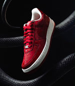 Charger l'image dans la galerie, Titre suggéré : Sneaker Low-Top — Burgundy Python Edition