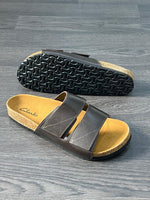 Charger l'image dans la galerie, Clarks Sandales Slide Cuir – Marron Fonçé