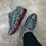 Charger l'image dans la galerie, Nike P-6000 – Gris/Noir/Rouge