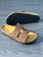 Charger l'image dans la galerie, Clarks Sandales Slide Suède – Marron