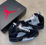 Charger l'image dans la galerie, Air Jordan 5 Retro 'Black Metallic'