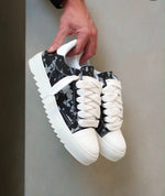 Charger l'image dans la galerie, Titre suggéré : Numeris Low-Top Sneaker — Dark Monogram Edition