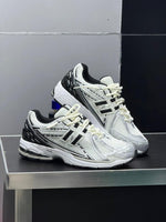 Charger l'image dans la galerie, New Balance 1906R – White / Black / Silver
