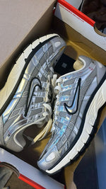 Charger l'image dans la galerie, Nike P-6000 – Metallic Silver
