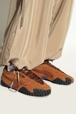 Charger l'image dans la galerie, Puma x Aries Arise – Brown/Black
