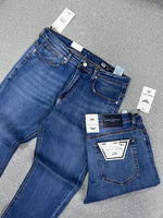 Charger l'image dans la galerie, Jean Armani Jeans J06 – Denim Bleu Medium Lavé
