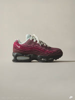 Charger l'image dans la galerie, Nike Air Max 95 x Kith – Burgundy Dark Team Red
