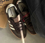 Charger l'image dans la galerie, Adidas Samba – Brun Texturé/Crème
