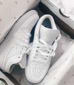 Charger l'image dans la galerie, Air Jordan 1 Low – Triple White
