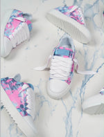 Charger l'image dans la galerie, Titre suggéré : Numeris Low-Top Sneaker — Tie-Dye Pink &amp; Blue Edition
