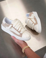 Charger l'image dans la galerie, Titre suggéré : Numeris Low-Top Sneaker — Sand &amp; White Edition
