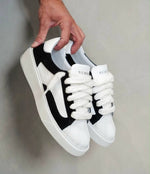 Charger l'image dans la galerie, Titre suggéré : Numeris Low-Top Sneaker — Black &amp; White Edition
