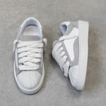 Charger l'image dans la galerie, Titre suggéré : Numeris Low-Top Sneaker — Grey &amp; White Edition
