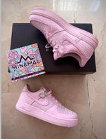 Charger l'image dans la galerie, Nike Air Force 1 Low "Pink Heart" – L'icône réinventée
