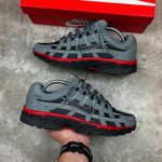 Charger l'image dans la galerie, Nike P-6000 – Gris/Noir/Rouge
