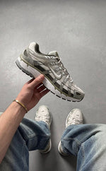 Charger l'image dans la galerie, Nike P-6000 – Olive/White
