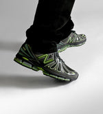 Charger l'image dans la galerie, New Balance 1890 — Black / Green Volt
