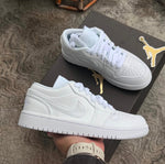 Charger l'image dans la galerie, Air Jordan 1 Low — Triple White
