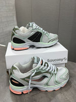 Charger l'image dans la galerie, Saucony Originals ProGrid Triumph 4 – Mint Peach
