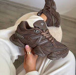 Charger l'image dans la galerie, New Balance 9060 Triple Brown
