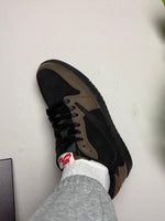 Charger l'image dans la galerie, Air Jordan 1 Low x Travis Scott – Dark Mocha
