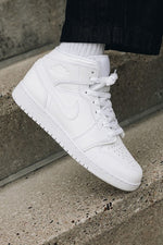 Charger l'image dans la galerie, Air Jordan 1 Mid – Triple White
