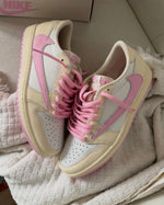 Charger l'image dans la galerie, Air Jordan 1 Low OG 'Pink Velvet'

