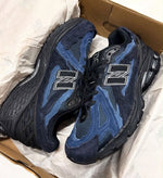 Charger l'image dans la galerie, New Balance 1906R 'Navy / Black'

